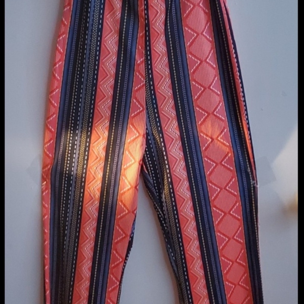 Chic Women's Striped Pants - Coral and Navy